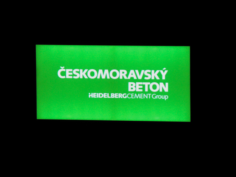 Venkovní světelný panel – Označení společnosti Český Beton